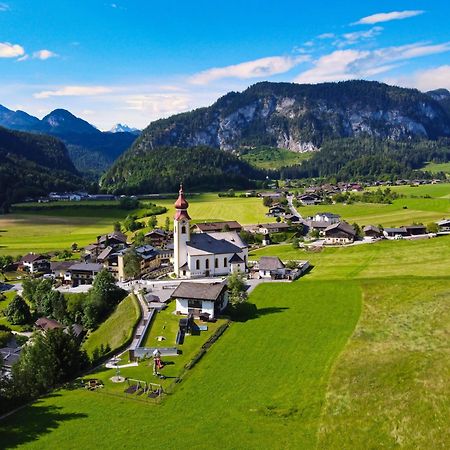 Dorfcafe Unken Hotelpension Swirtshaus Im Dorf المظهر الخارجي الصورة