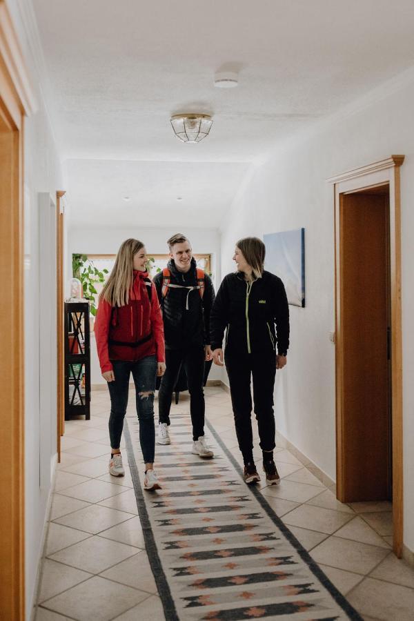 Dorfcafe Unken Hotelpension Swirtshaus Im Dorf المظهر الخارجي الصورة