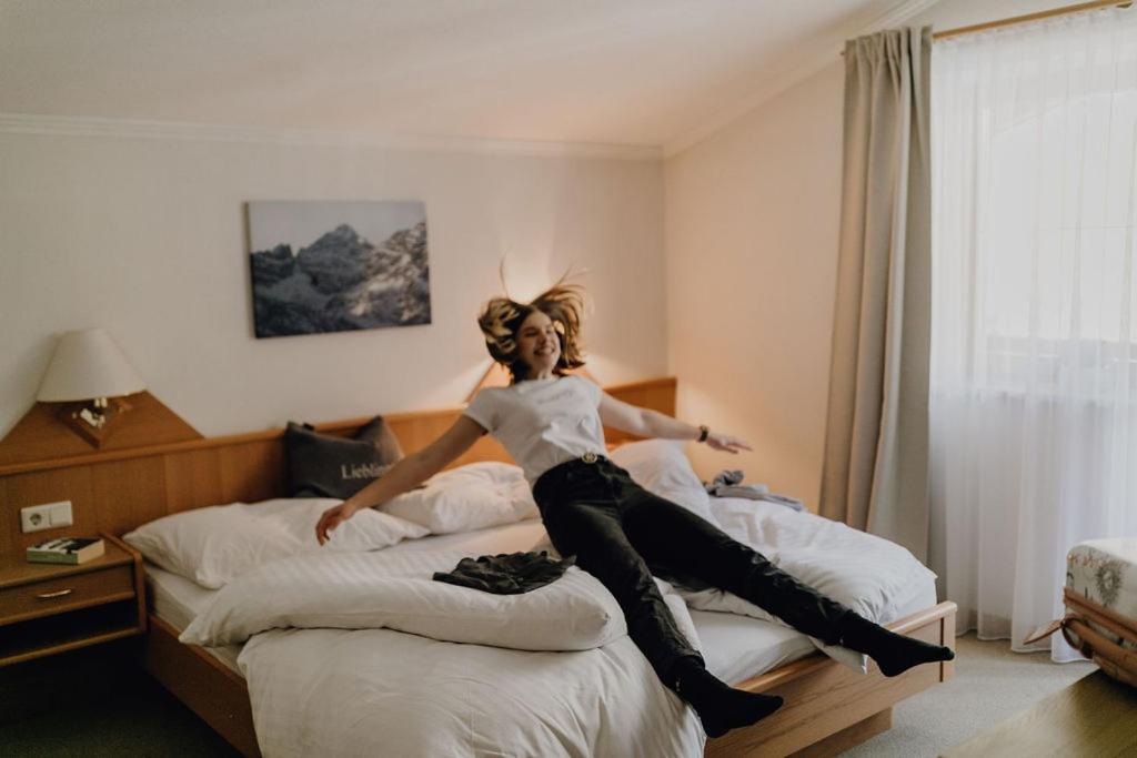 Dorfcafe Unken Hotelpension Swirtshaus Im Dorf المظهر الخارجي الصورة