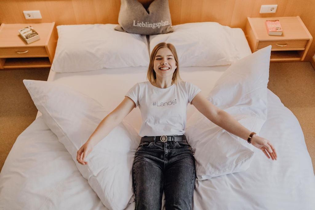 Dorfcafe Unken Hotelpension Swirtshaus Im Dorf المظهر الخارجي الصورة