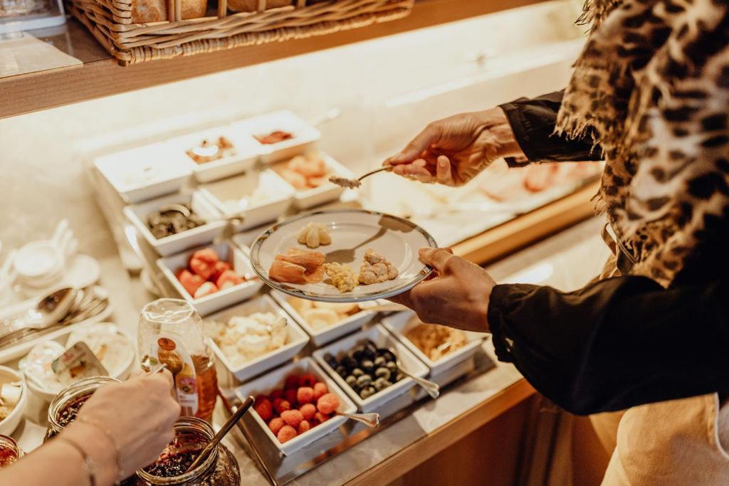 Dorfcafe Unken Hotelpension Swirtshaus Im Dorf المظهر الخارجي الصورة