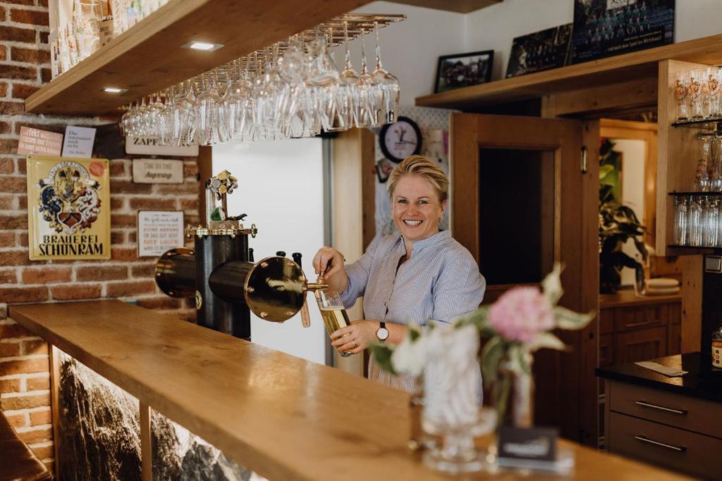 Dorfcafe Unken Hotelpension Swirtshaus Im Dorf المظهر الخارجي الصورة