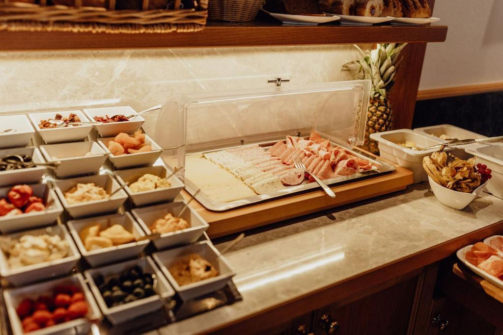 Dorfcafe Unken Hotelpension Swirtshaus Im Dorf المظهر الخارجي الصورة